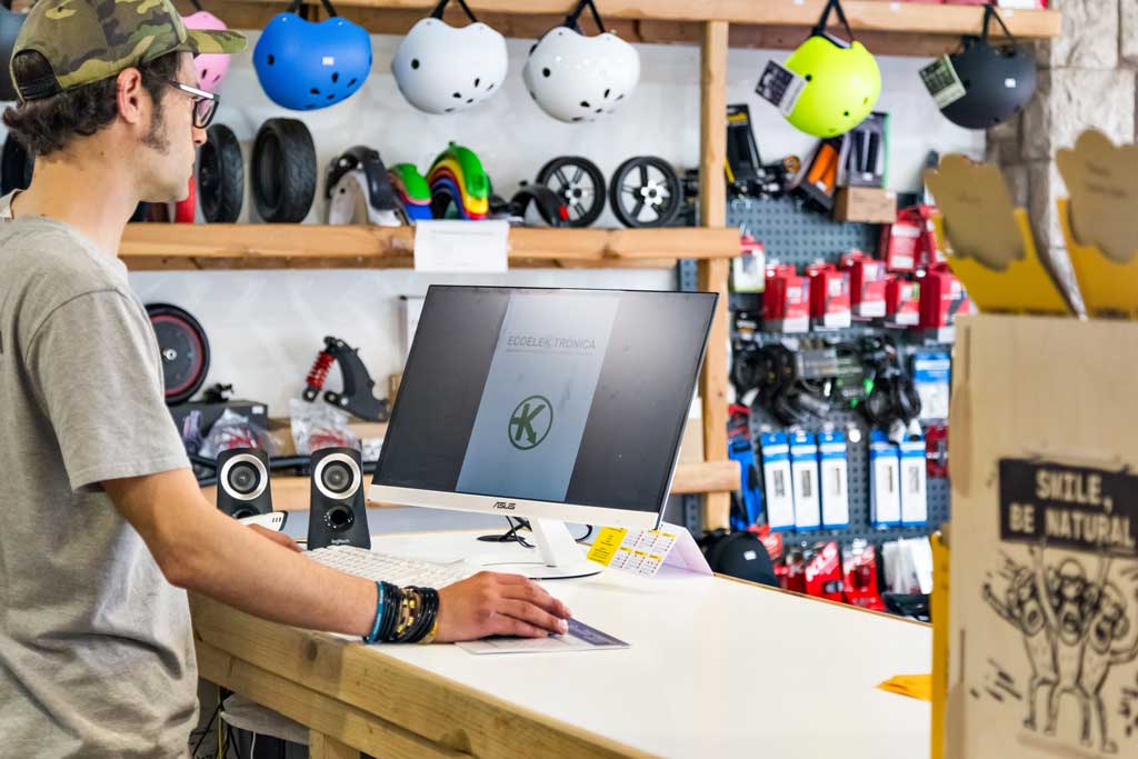 reparacion-de-centralitas-de-motor-mostrador
